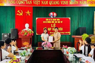 Lễ kết nạp đảng viên mới trường MN Trực Mỹ xã Quang Hưng tỉnh Ninh Bình